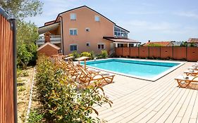 Foric Apartments With Outdoor Heated Pool