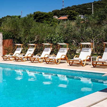 Foric Apartments With Outdoor Heated Pool Rab Town Zewnętrze zdjęcie