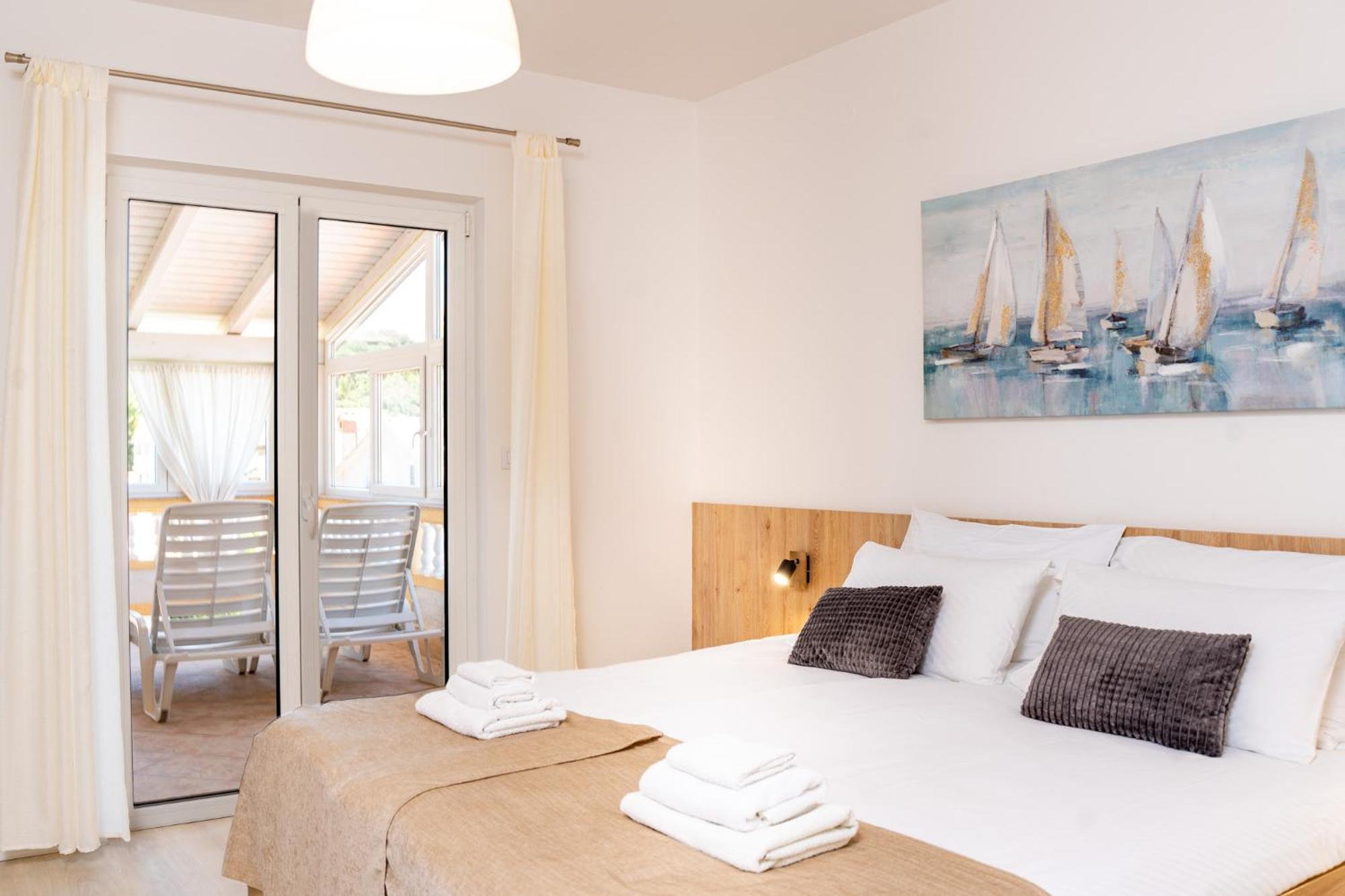 Foric Apartments With Outdoor Heated Pool Rab Town Zewnętrze zdjęcie