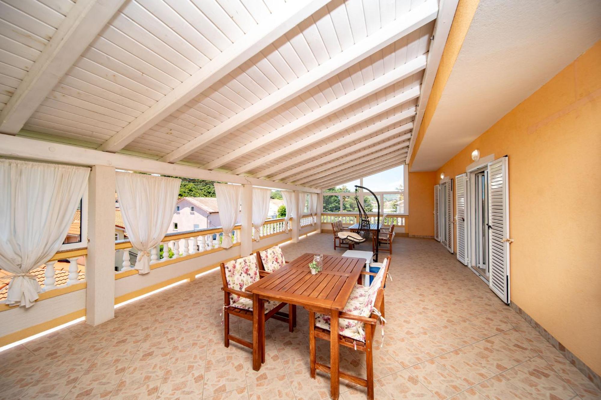 Foric Apartments With Outdoor Heated Pool Rab Town Zewnętrze zdjęcie