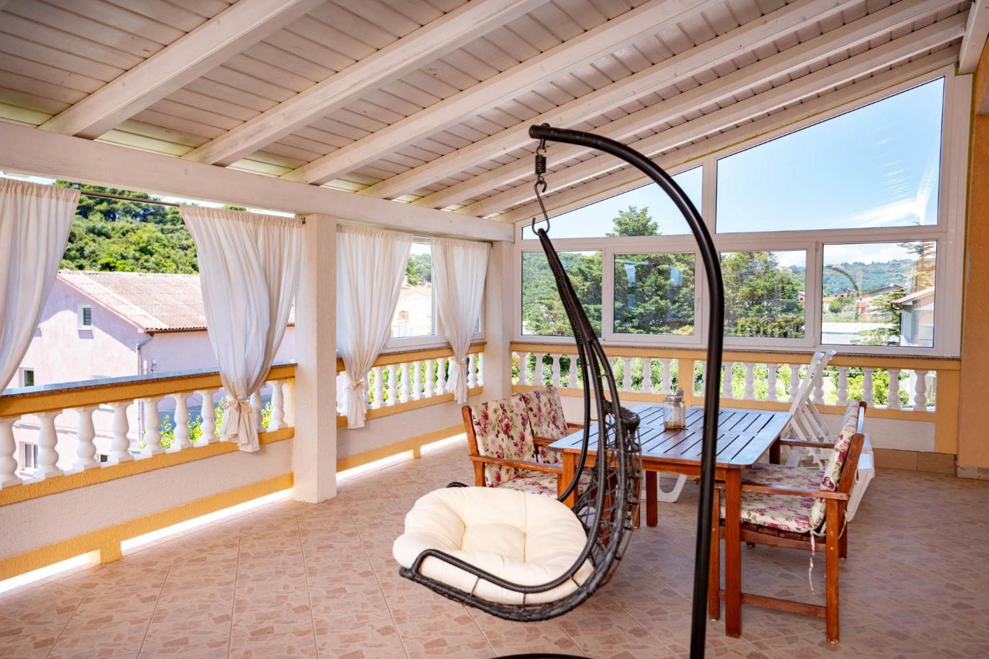 Foric Apartments With Outdoor Heated Pool Rab Town Zewnętrze zdjęcie