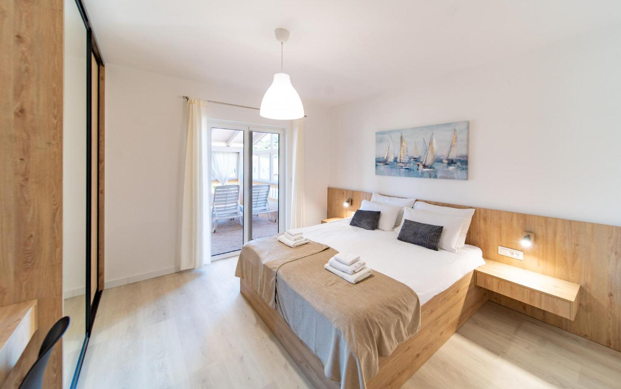 Foric Apartments With Outdoor Heated Pool Rab Town Zewnętrze zdjęcie