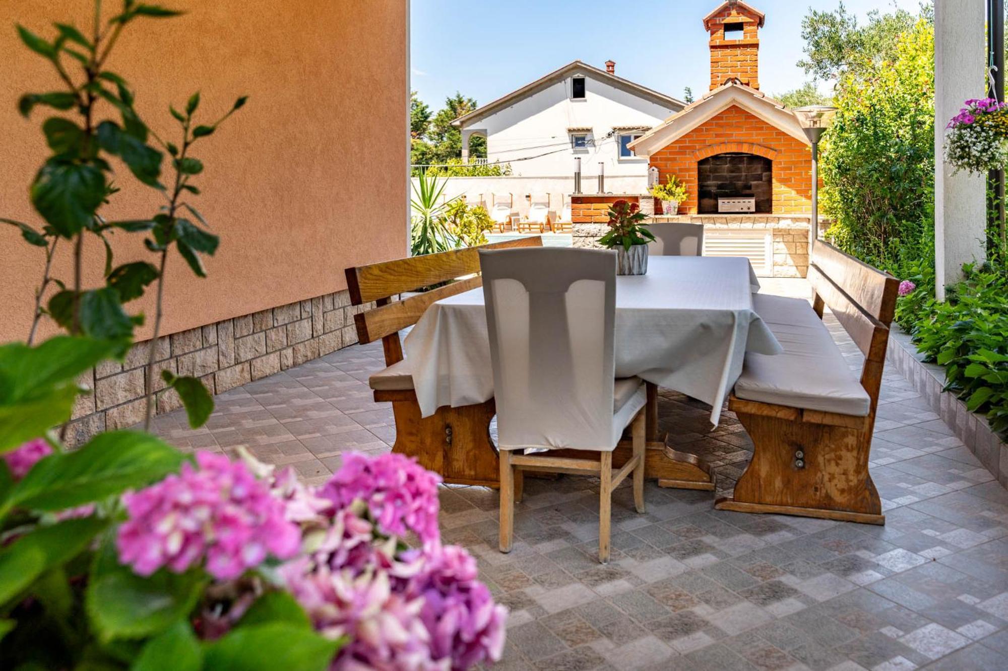 Foric Apartments With Outdoor Heated Pool Rab Town Zewnętrze zdjęcie