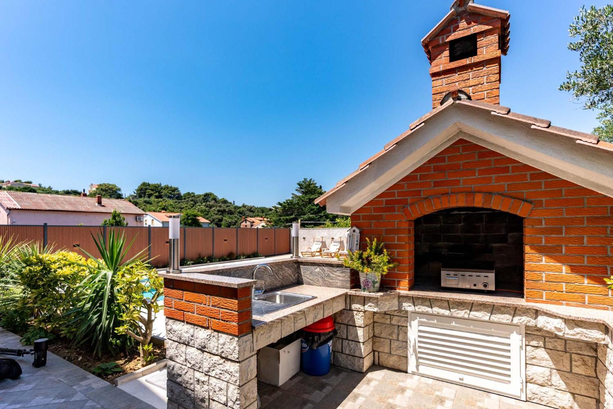 Foric Apartments With Outdoor Heated Pool Rab Town Zewnętrze zdjęcie