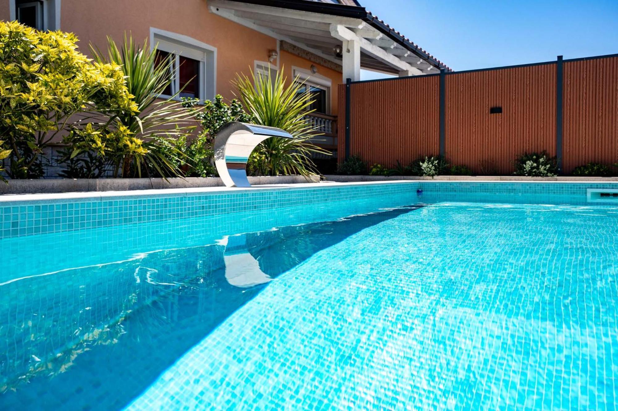 Foric Apartments With Outdoor Heated Pool Rab Town Zewnętrze zdjęcie