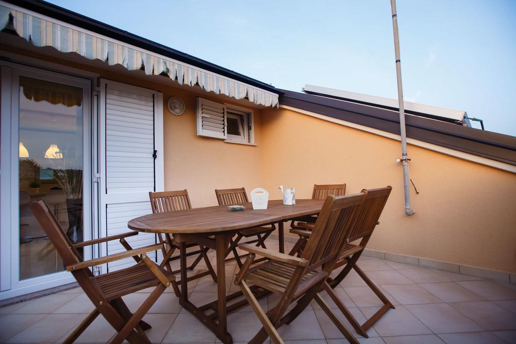 Foric Apartments With Outdoor Heated Pool Rab Town Zewnętrze zdjęcie